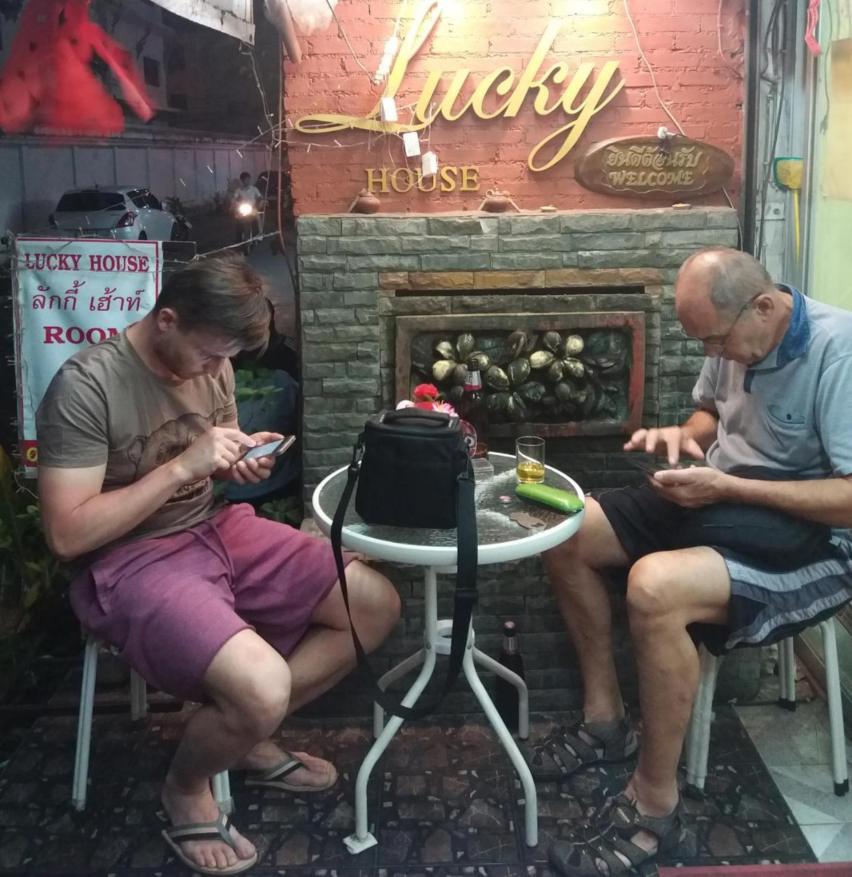Lucky House Hostel Chiang Mai Luaran gambar